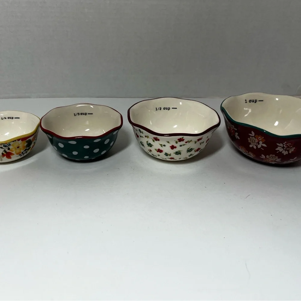 The Pioneer Woman 4-Piece Ceramic Measuring Bowls